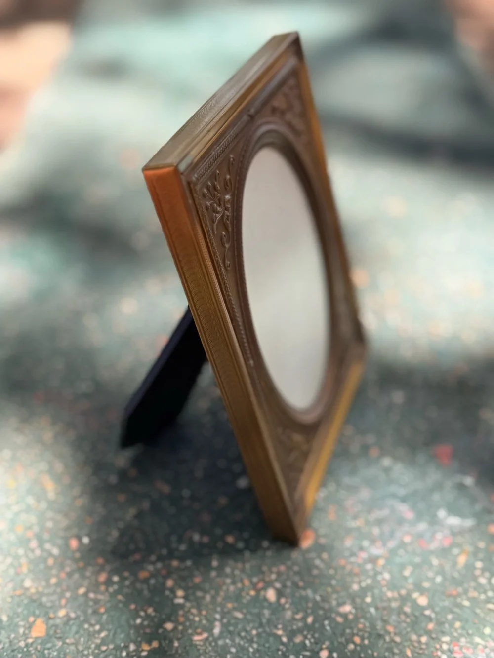 MCM Vintage Ornate 4 X 5 Oval Picture Frame